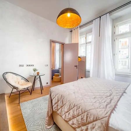 Delicate Charm At Heart Appartement